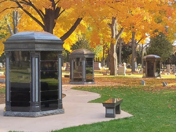 Riverside Cemetery grounds