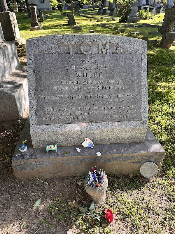 Riverside Cemetery grounds