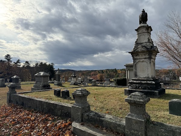 Riverside Cemetery Association grounds