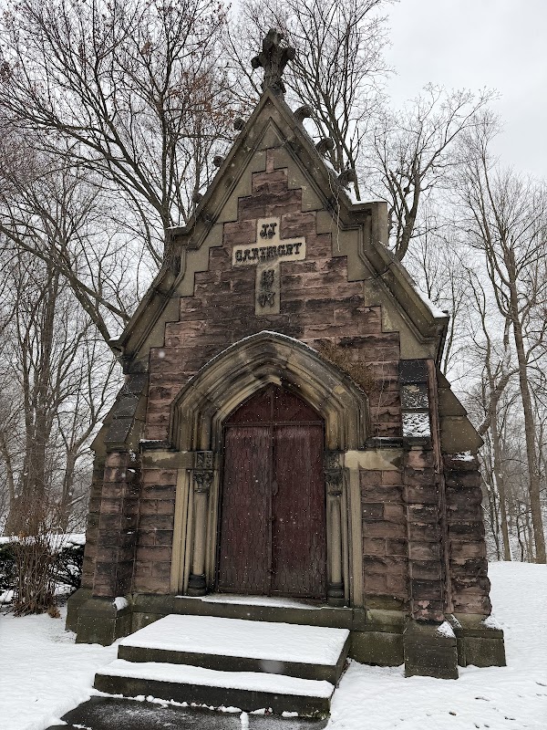 Riverside Cemetery grounds