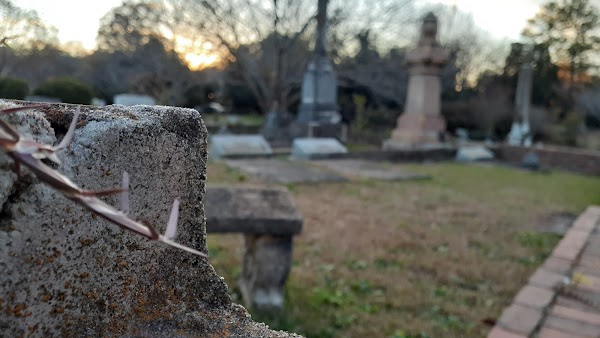 Riverside Cemetery & Conservancy grounds