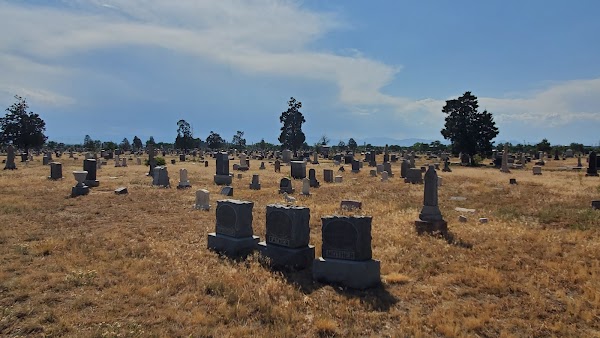 Riverside Cemetery grounds