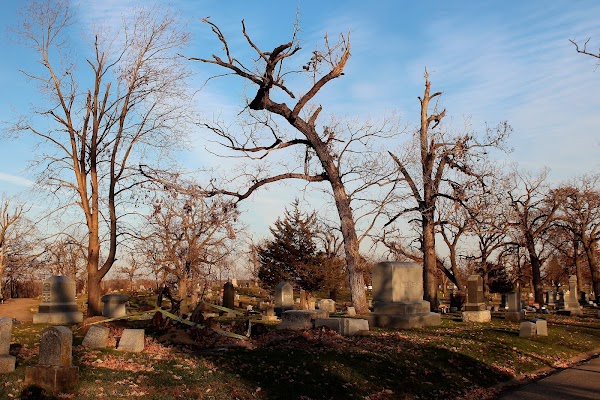 Riverside Cemetery grounds