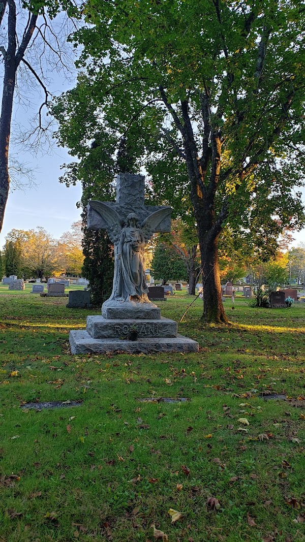 Riverside Cemetery grounds