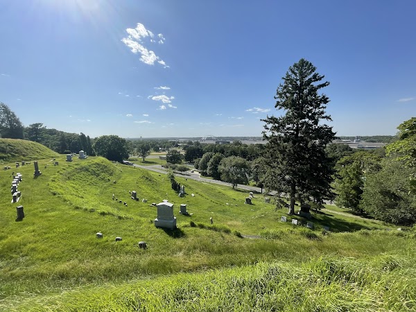 Riverside Cemetery grounds