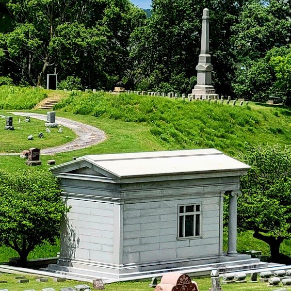 Riverside Cemetery grounds