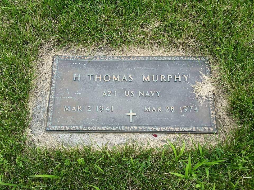 Riverside Cemetery cemetery grounds and headstones