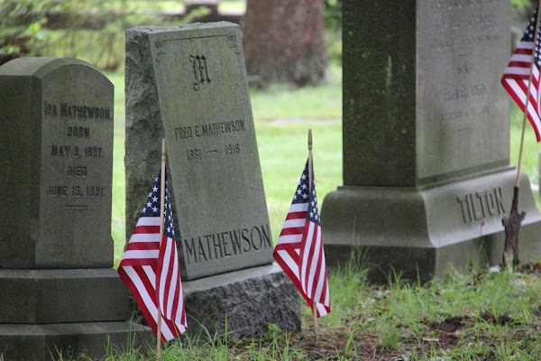 Riverside Cemetery grounds
