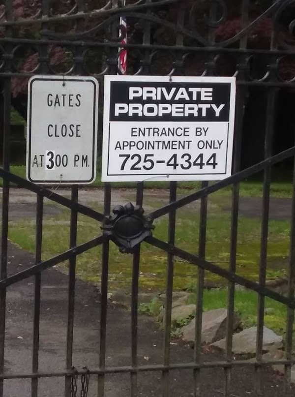 Riverside Cemetery grounds