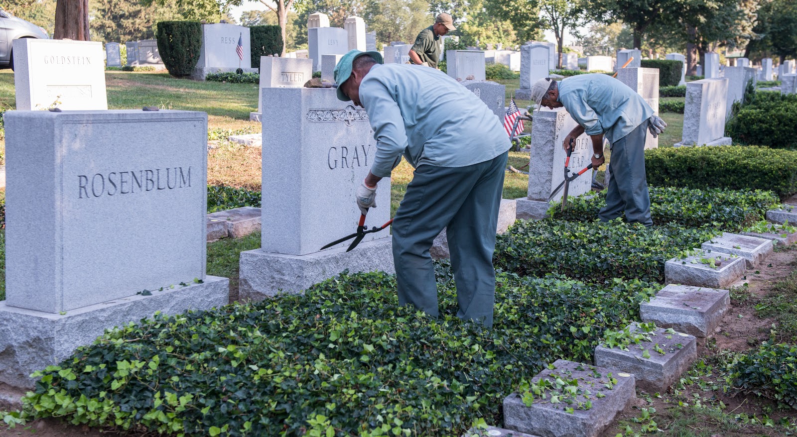 Riverside Cemetery