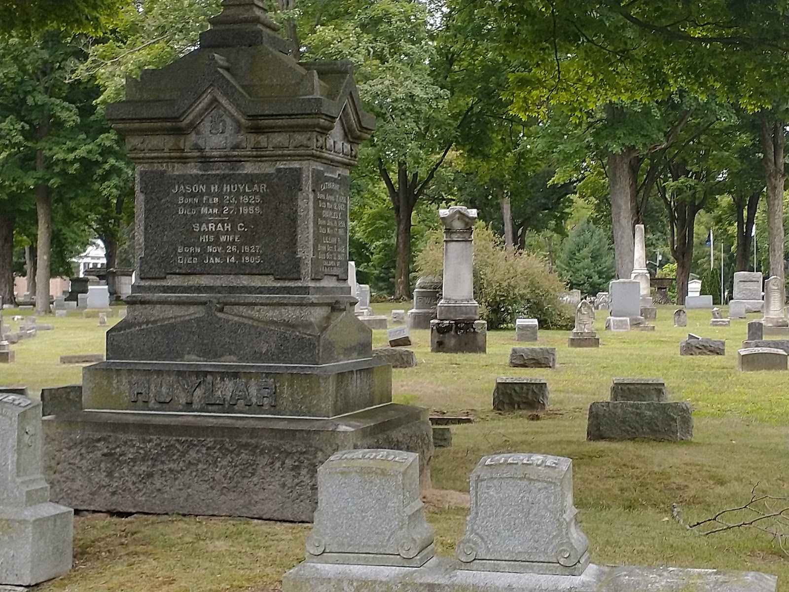 Riverside Cemetery cemetery grounds and headstones