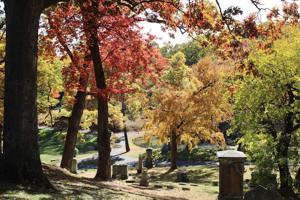 Riverside Cemetery grounds