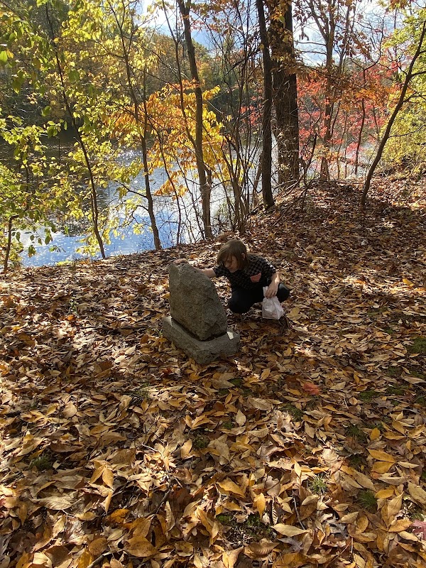 Riverside Cemetery grounds