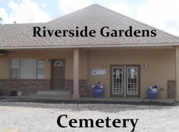 Riverside Gardens Cemetery grounds
