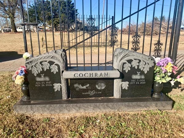 Riverside Gardens Cemetery grounds