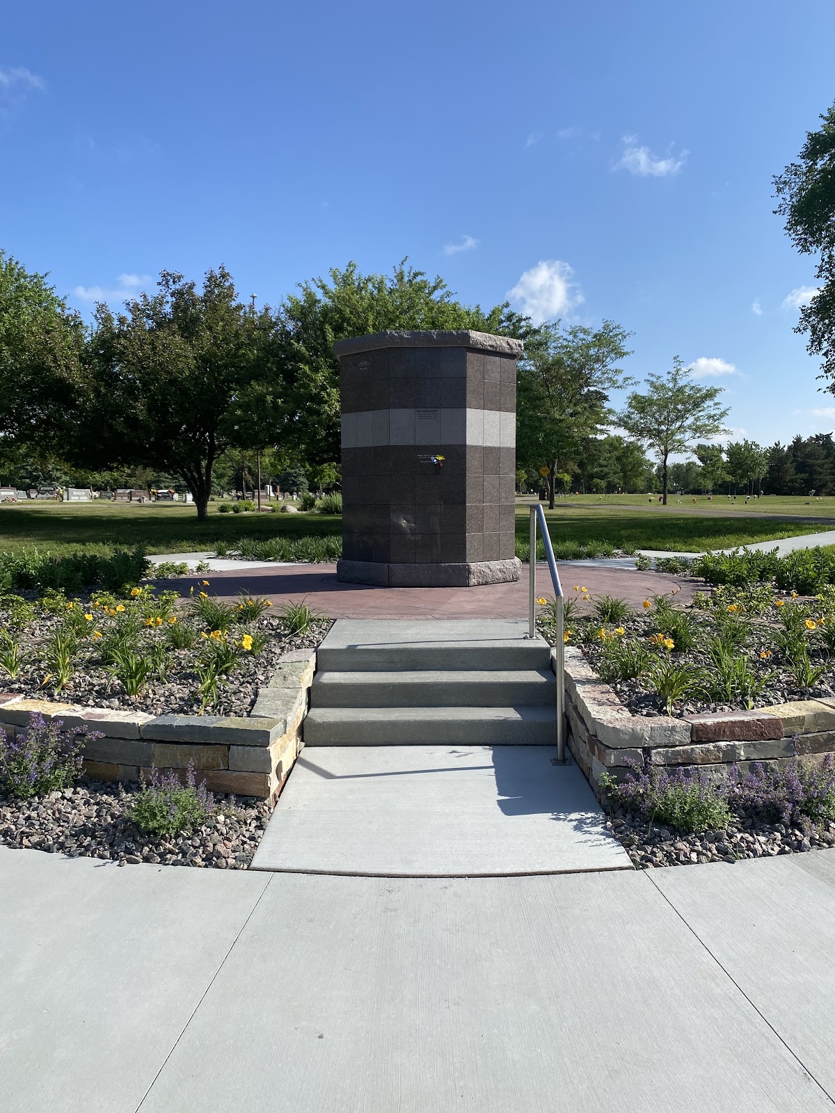 Riverside Memorial Cemetery cemetery grounds and headstones