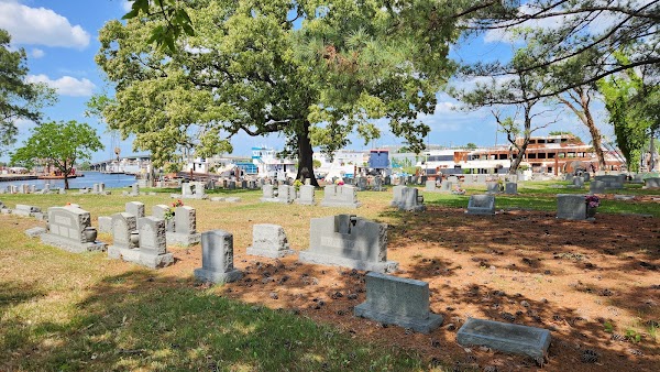 Riverside Memorial Park grounds