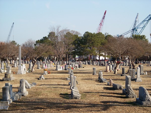 Riverside Memorial Park grounds