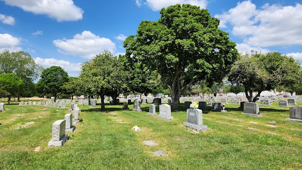 Riverside Memorial Park grounds
