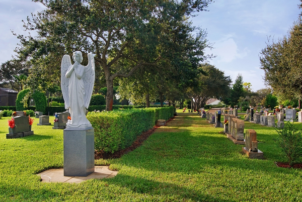 Riverside Memorial Park grounds