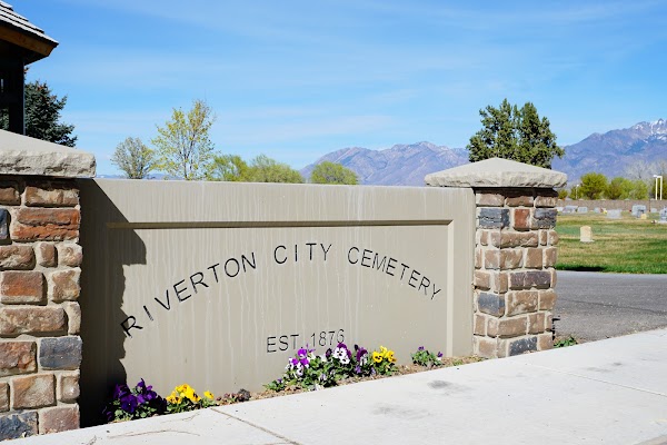Riverton City Cemetery grounds