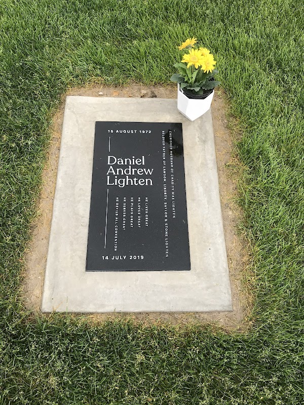 Riverton City Cemetery grounds