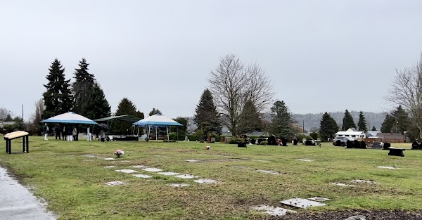 Riverton Crest Cemetery grounds