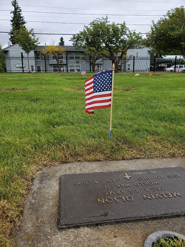 Riverview Cemetery grounds