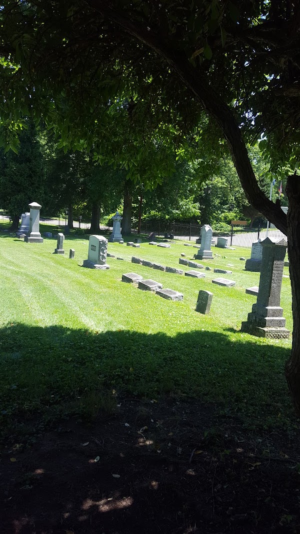 Riverview Cemetery grounds