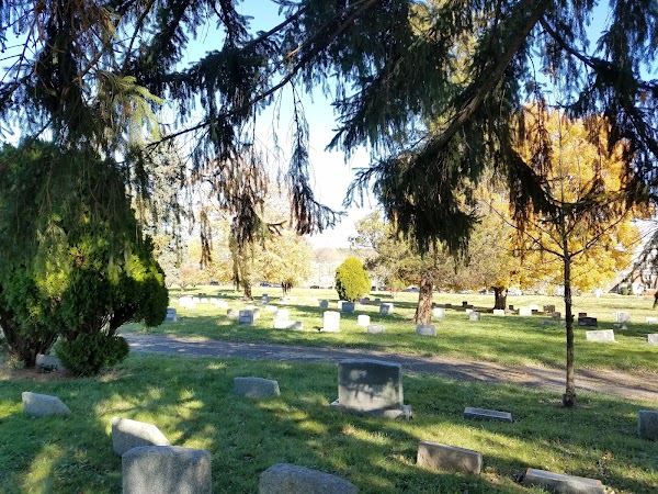 Riverview Cemetery grounds