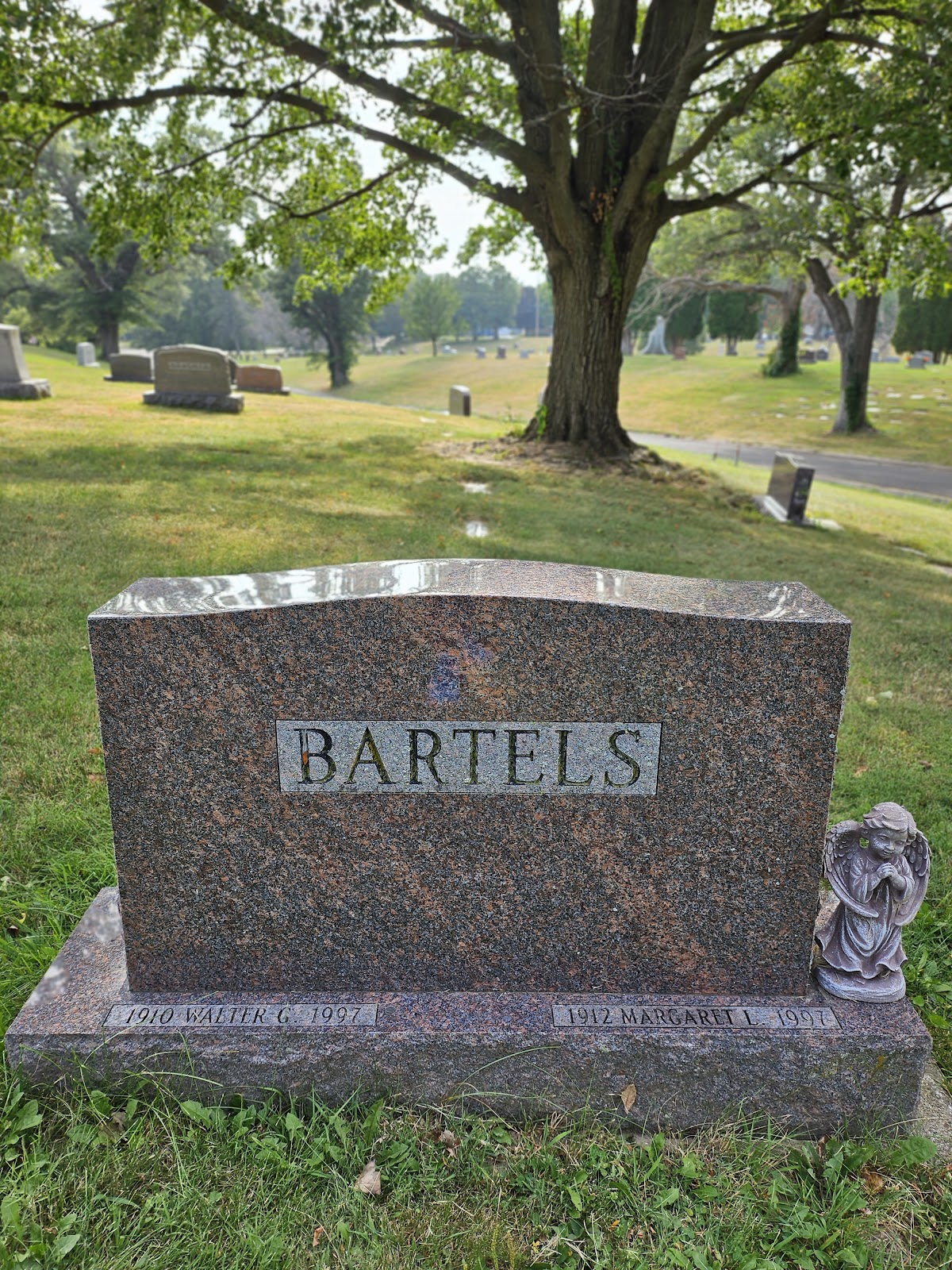 Rock Island Memorial Park Cemetery and Mausoleum cemetery grounds and headstones