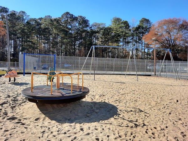 Rogers Memorial Park grounds
