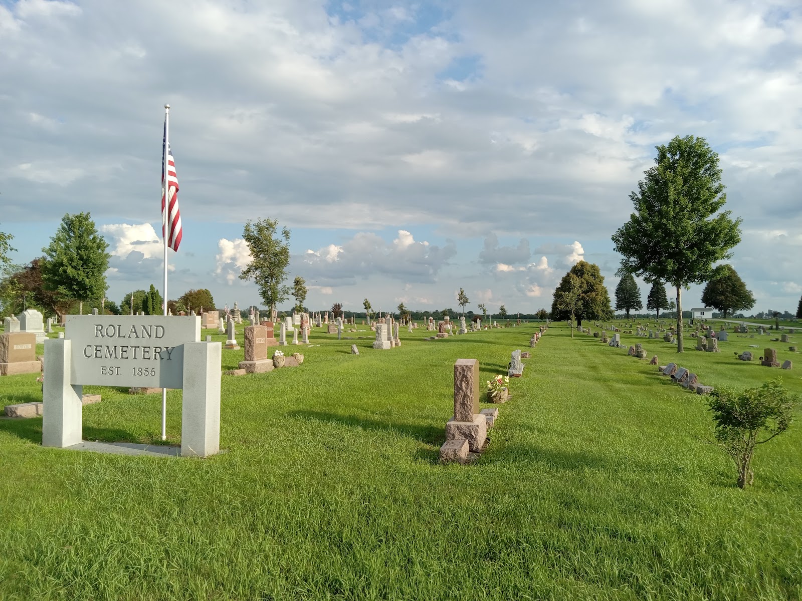 Roland Cemetery cemetery grounds and headstones
