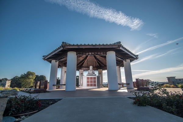 Rolling Hills Memorial Park grounds