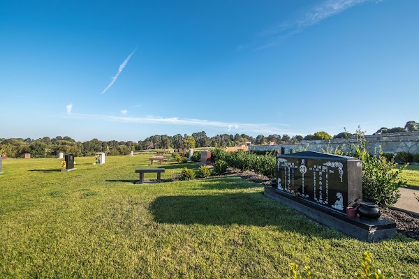 Rolling Hills Memorial Park grounds