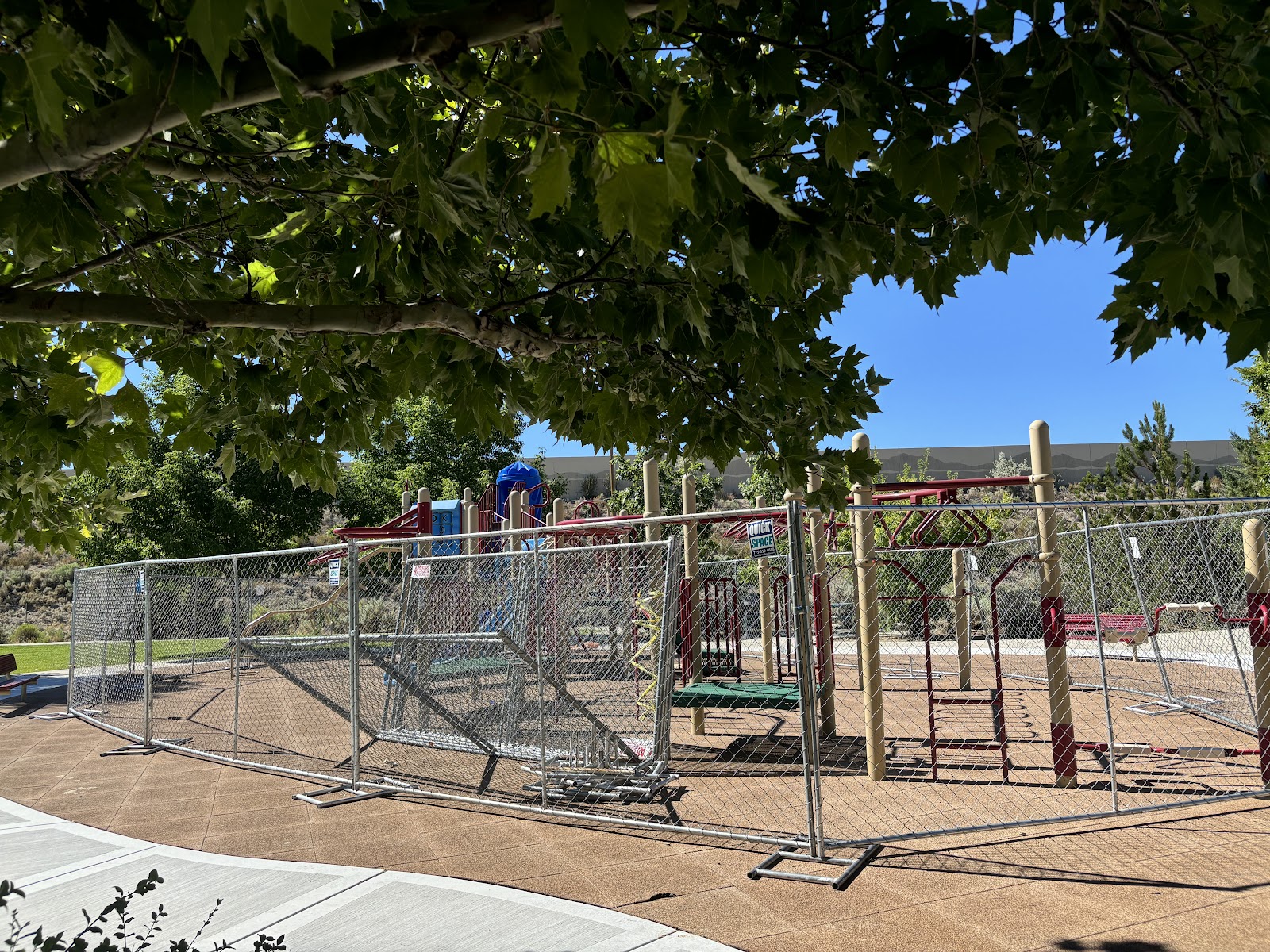 Ronald D Wilson Memorial Park cemetery grounds and headstones