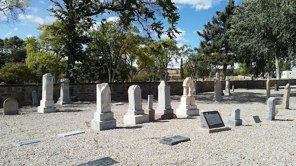 Rosario Cemetery grounds