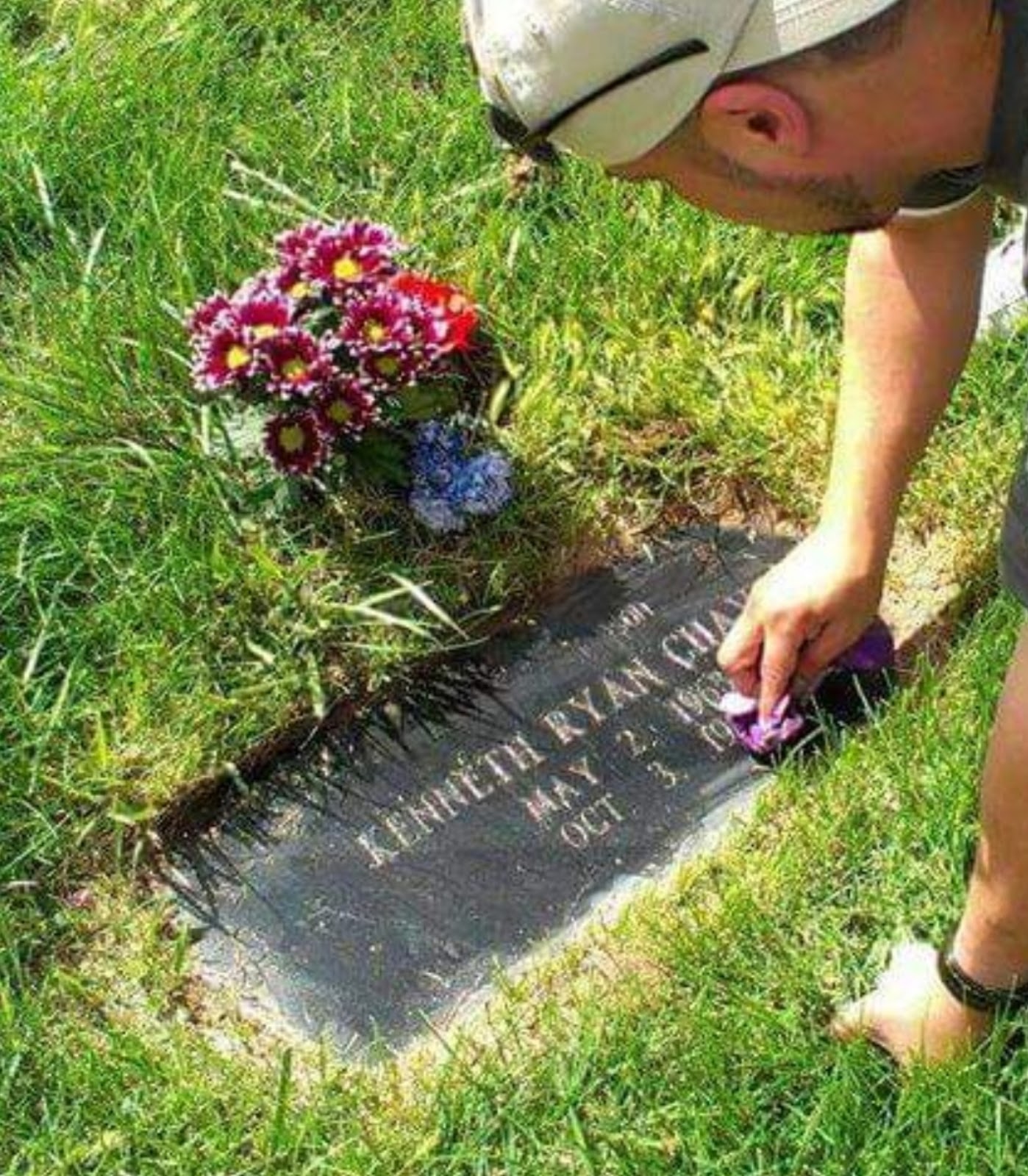 Rosario Cemetery headstone and grounds