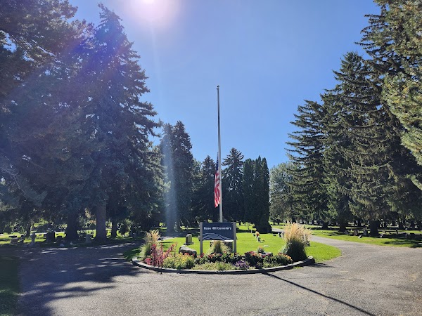 Rose Hill Cemetery grounds
