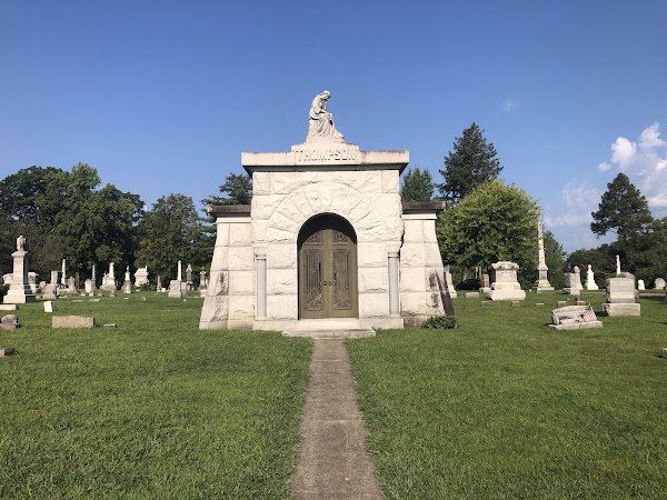 Rose Hill Cemetery grounds
