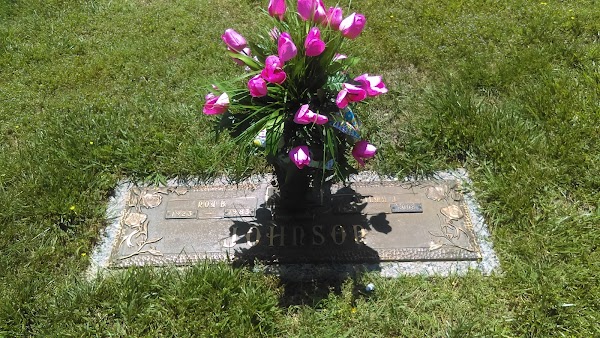 Rose Hill Memorial Gardens grounds