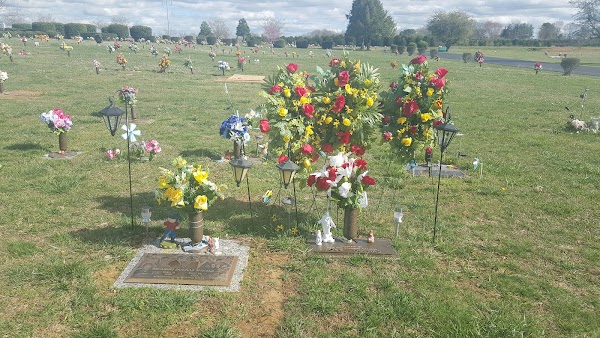 Rose Hill Memorial Gardens grounds