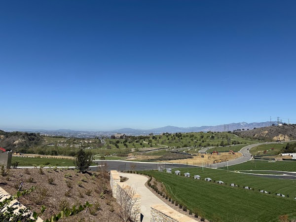 Rose Hills Mortuary grounds