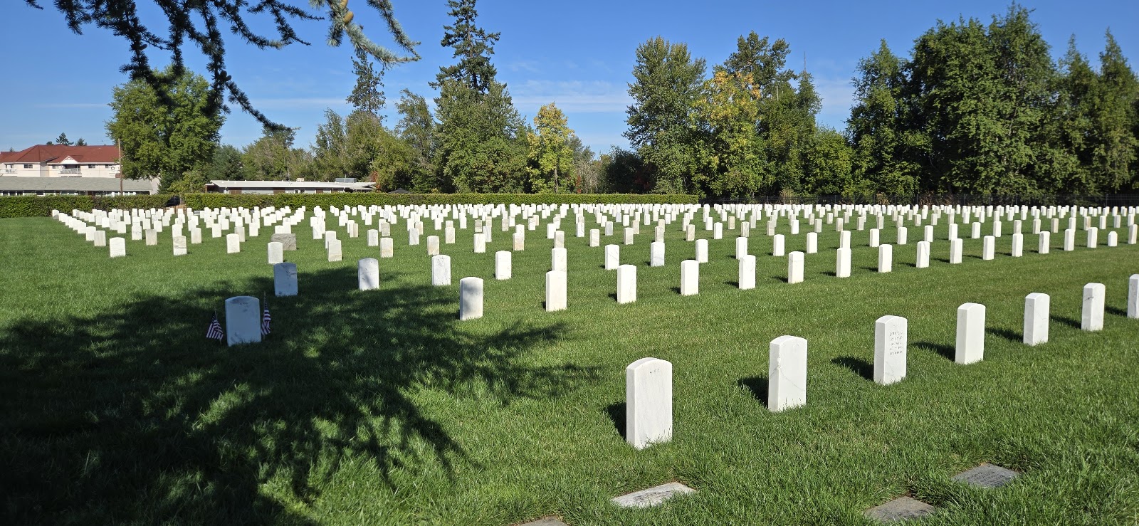 Roseburg National Cemetery cemetery grounds and headstones