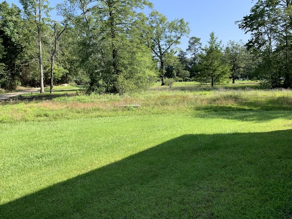 Roseland Park Cemetery grounds