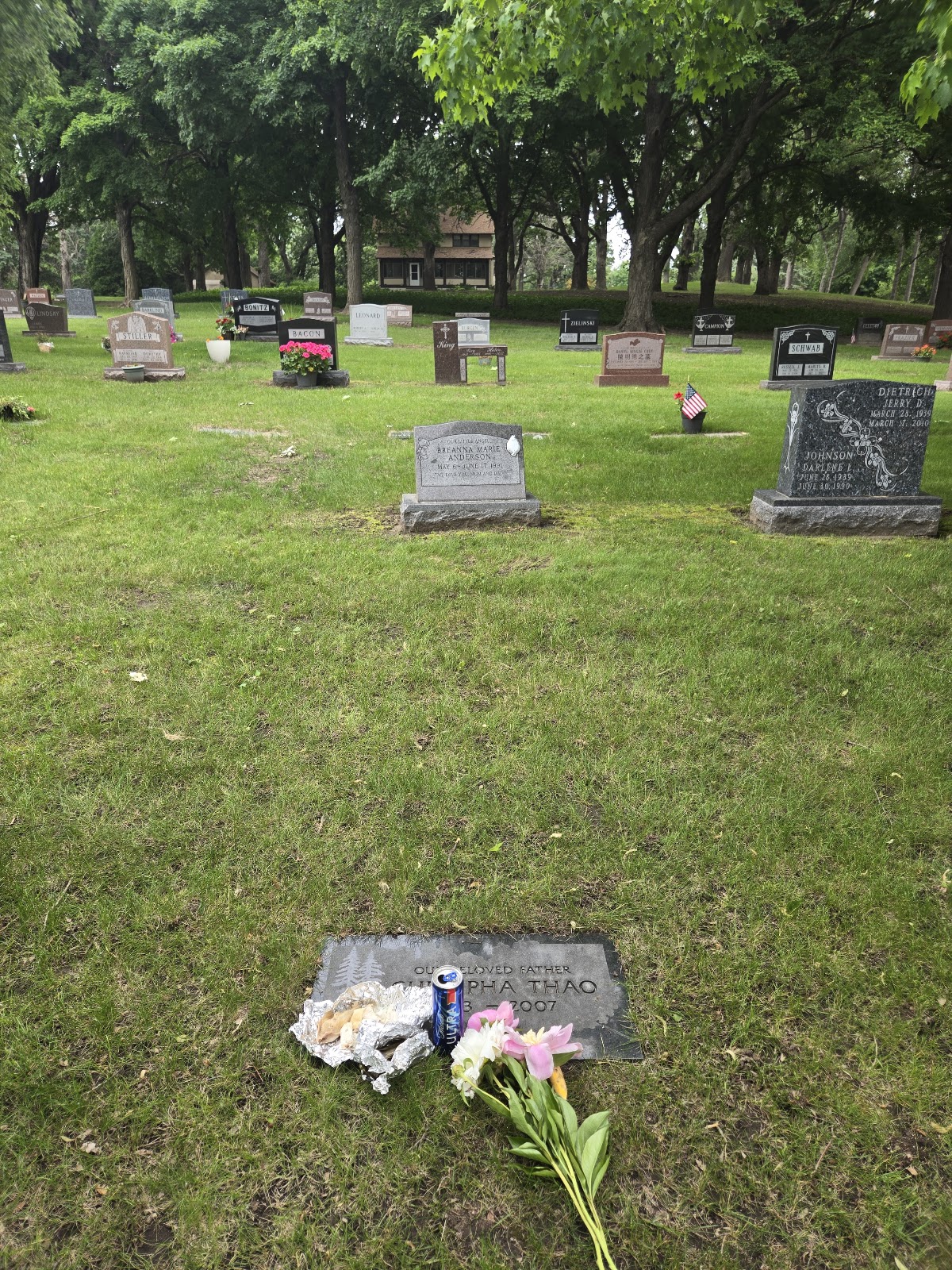 Roselawn Cemetery
