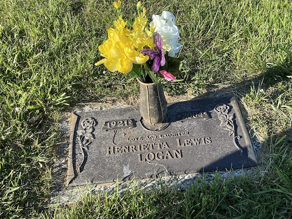 Roselawn Memorial Gardens grounds