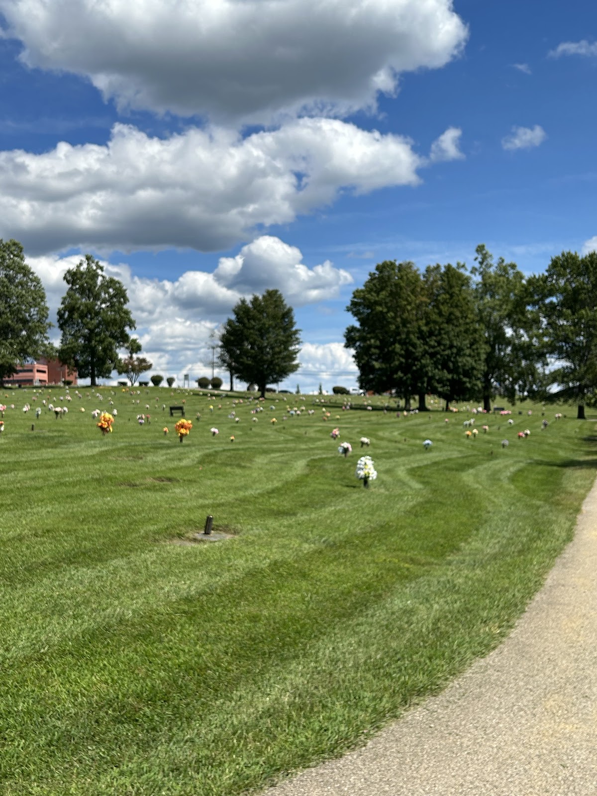 Roselawn Memorial Gardens
