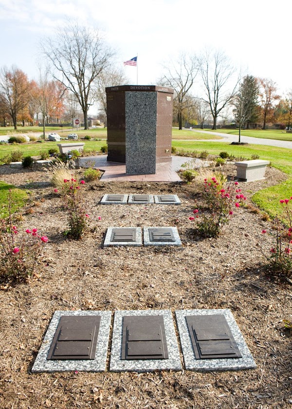 Roselawn Memorial Park Cemetery grounds