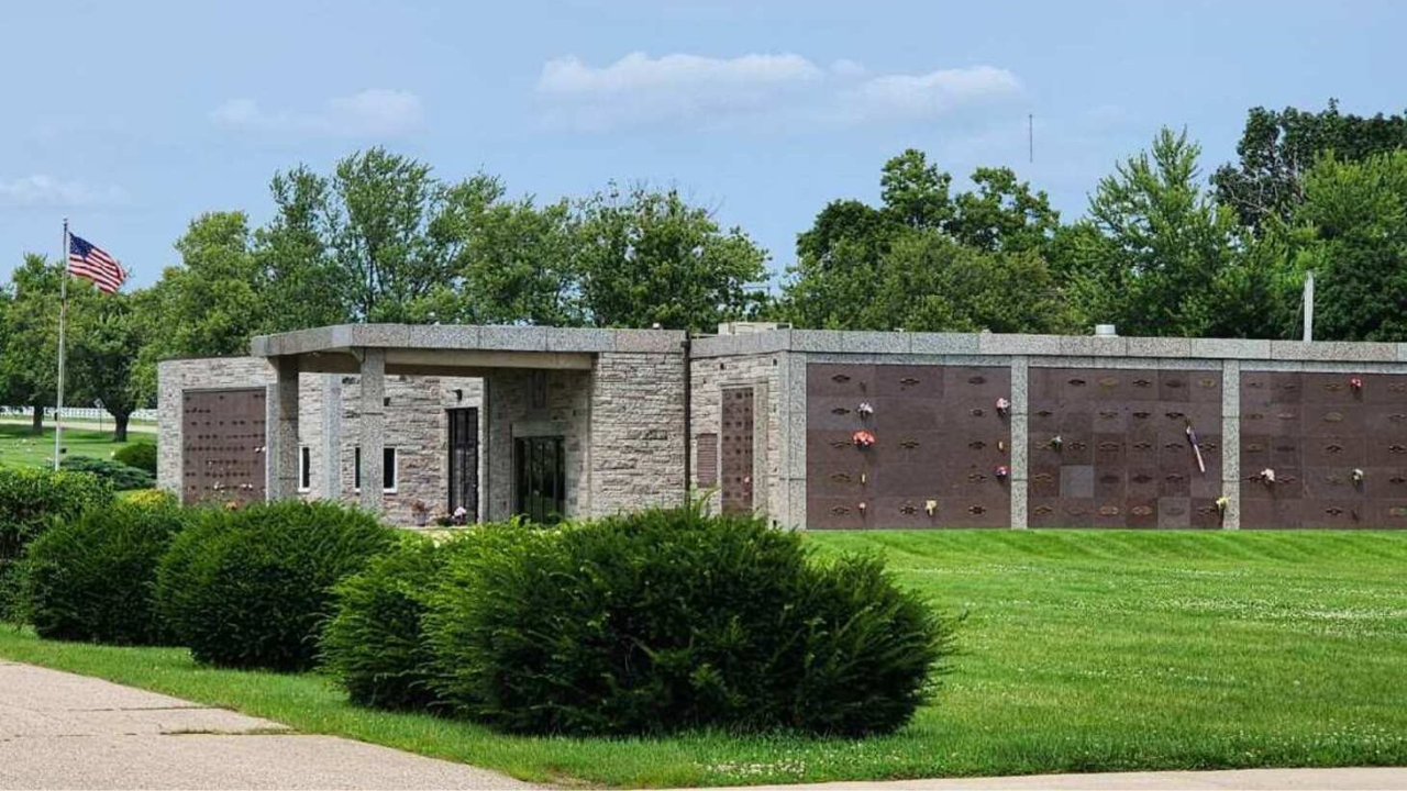 Roselawn Memory Gardens